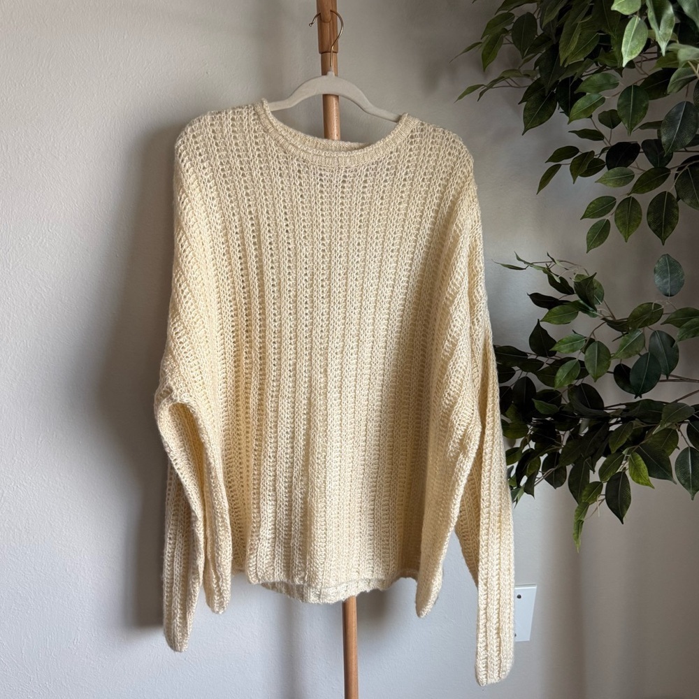 ASOS Design Ivory Cream Cable Knit Oversized Fit Sweater Women’s Size Large